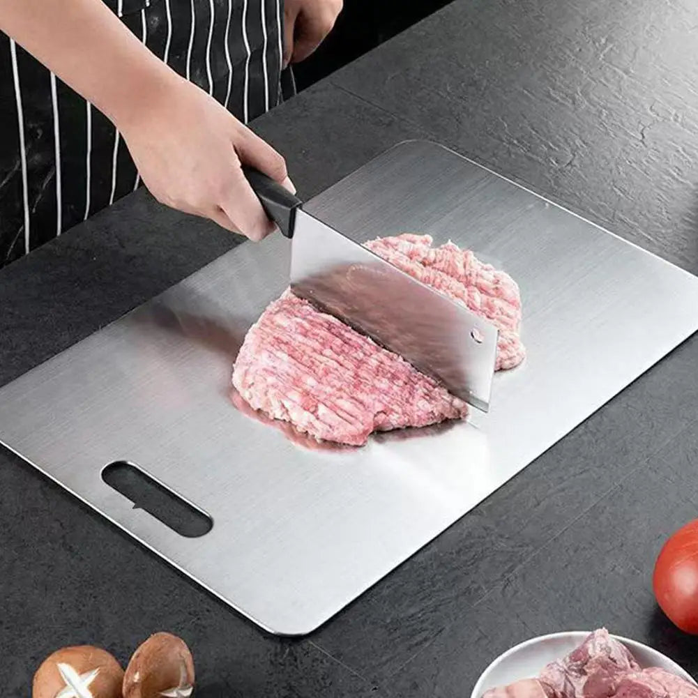 Stainless steel cutting board - Durable & easy to clean